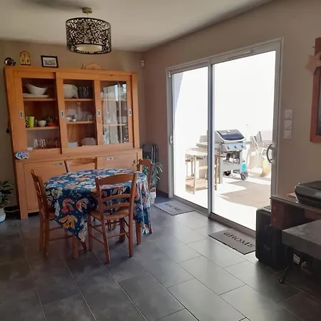 Maison Chaleureuse Avec Piscine Bouaye